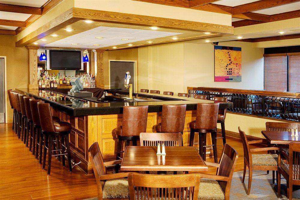 Embassy Suites By Hilton Columbus Restoran fotoğraf