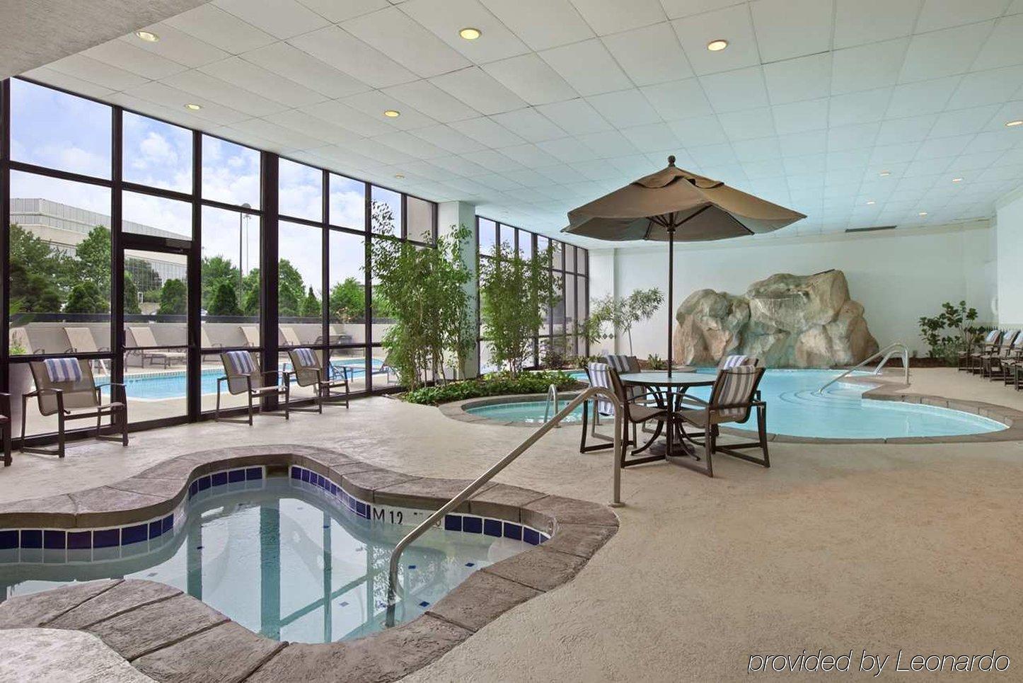 Embassy Suites By Hilton Columbus Konforlar fotoğraf