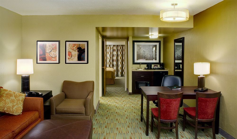 Embassy Suites By Hilton Columbus Oda fotoğraf